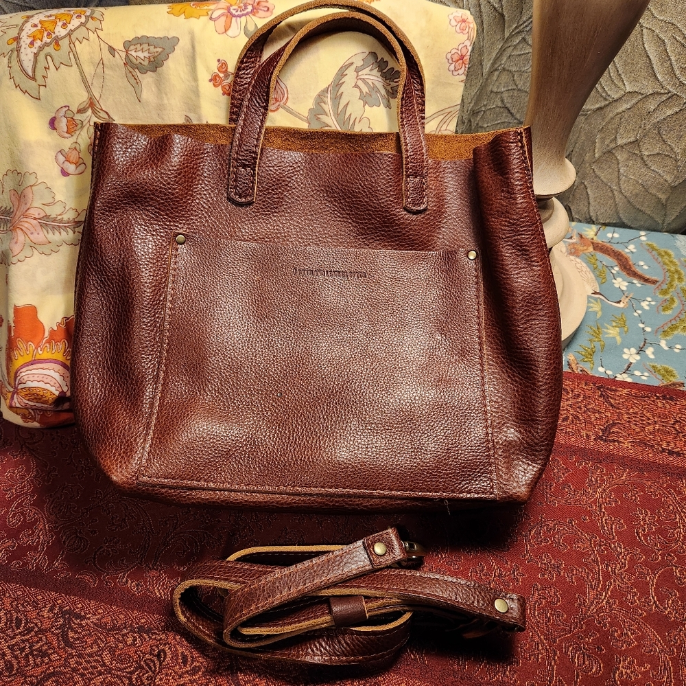 PLG Medium Classic Nutmeg Crossbody